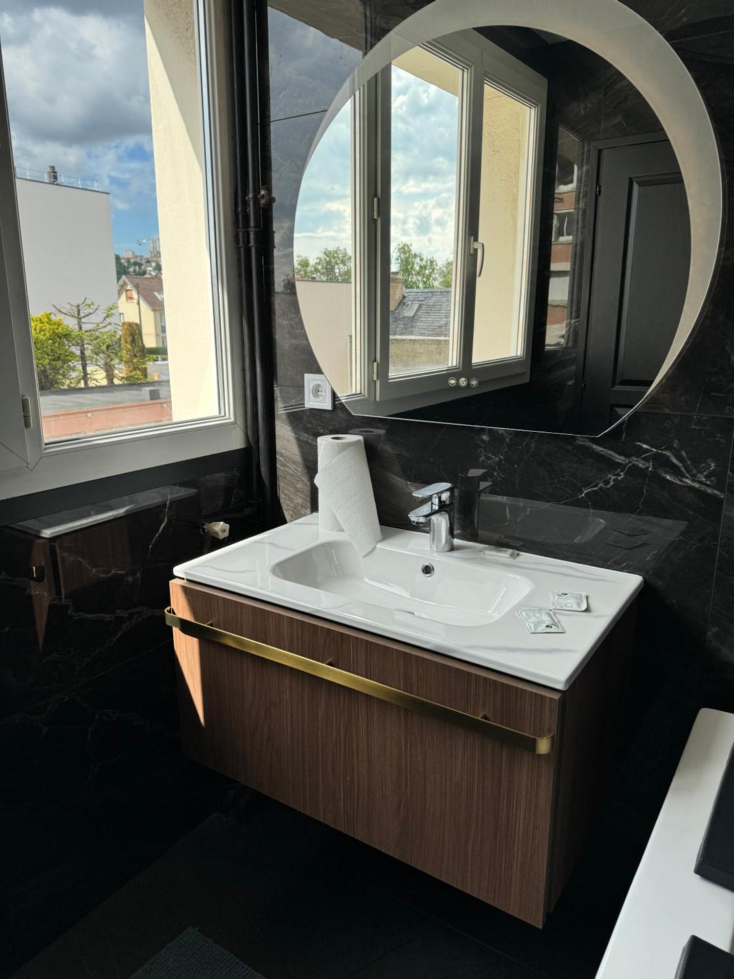 Appartement Jacuzzi El Havre Exterior foto